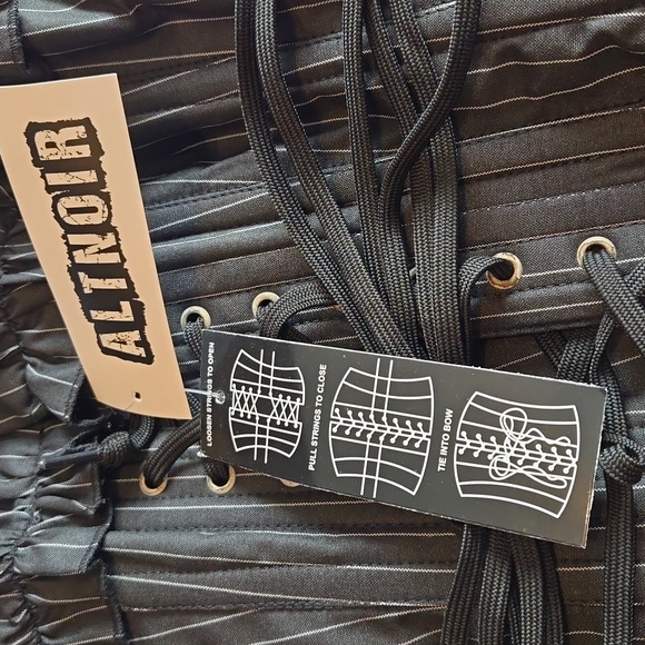 Black pinstripe underbust corset with ruffles BNWT - Picture 5 of 11